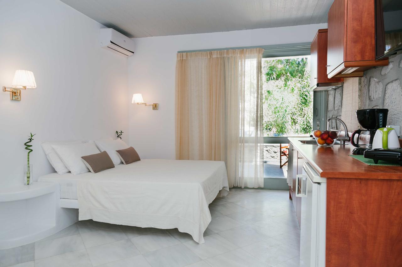 Aparthotel Alkithea Adamantas  Exterior foto